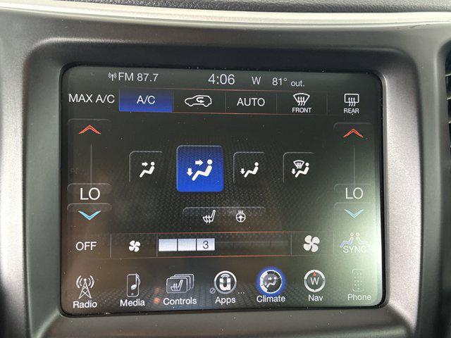 Photo of 2017 Hydro Blue Pearlcoat Jeep Cherokee