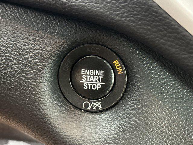 Photo of 2017 Hydro Blue Pearlcoat Jeep Cherokee