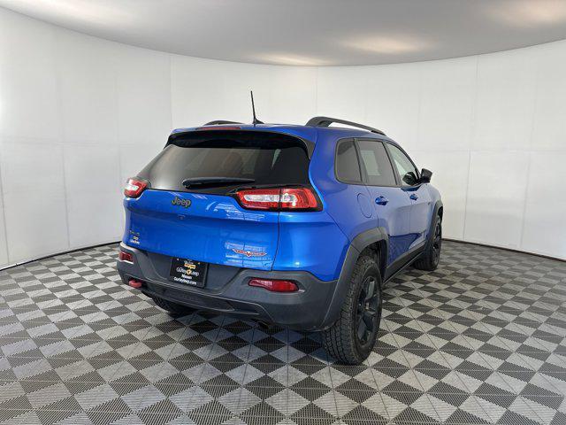 Photo of 2017 Hydro Blue Pearlcoat Jeep Cherokee