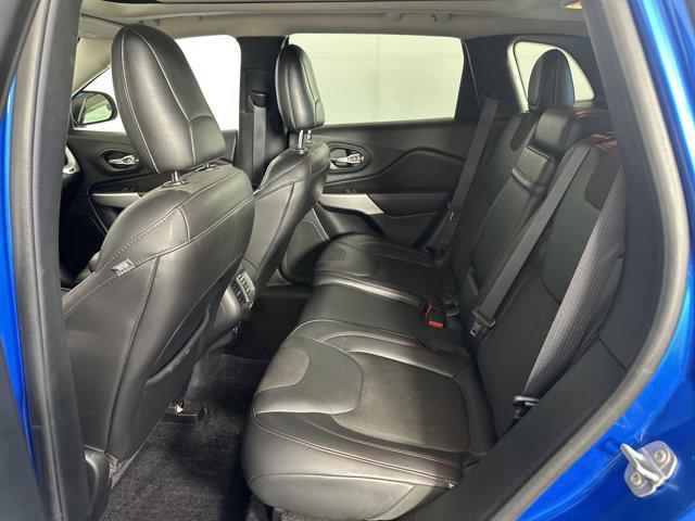 Photo of 2017 Hydro Blue Pearlcoat Jeep Cherokee