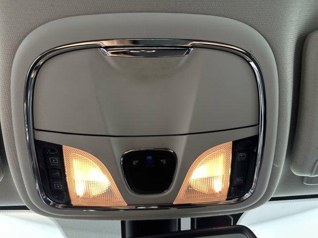 Photo of 2017 Hydro Blue Pearlcoat Jeep Cherokee