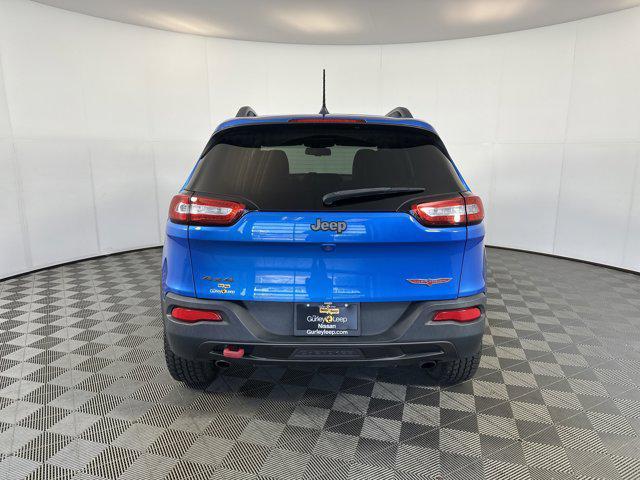 Photo of 2017 Hydro Blue Pearlcoat Jeep Cherokee