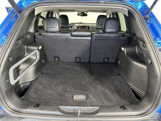 Photo of 2017 Hydro Blue Pearlcoat Jeep Cherokee