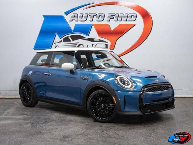 Photo of 2023 Island Blue Metallic MINI Hardtop