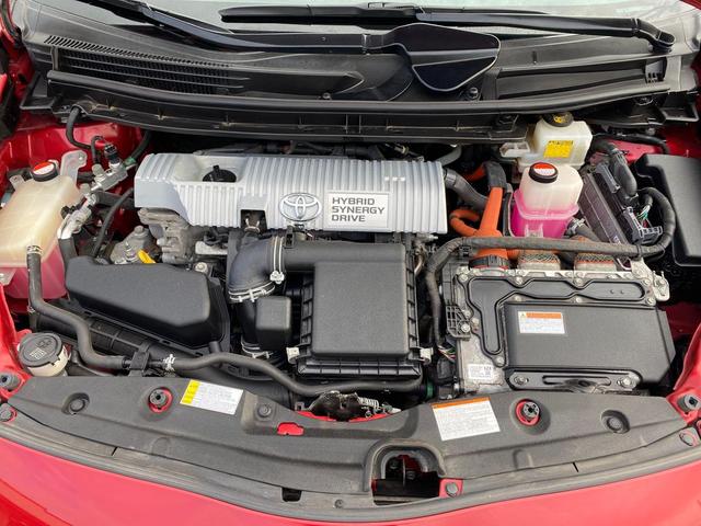 Photo of 2015 Barcelona Red Metallic Toyota Prius