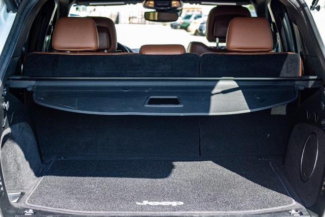 Photo of 2021 Bright White Clearcoat Jeep Grand Cherokee