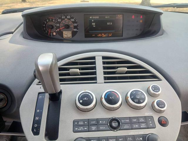Photo of 2006 Gray Nissan Quest