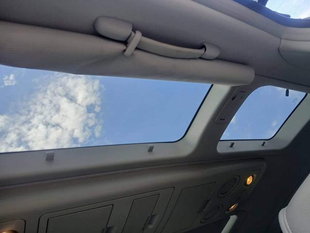 Photo of 2006 Gray Nissan Quest