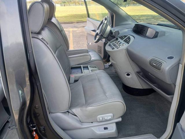 Photo of 2006 Gray Nissan Quest