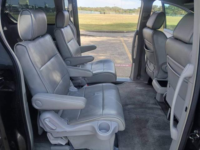 Photo of 2006 Gray Nissan Quest