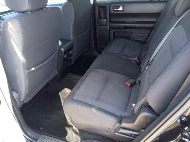 Photo of 2016 black Ford Flex