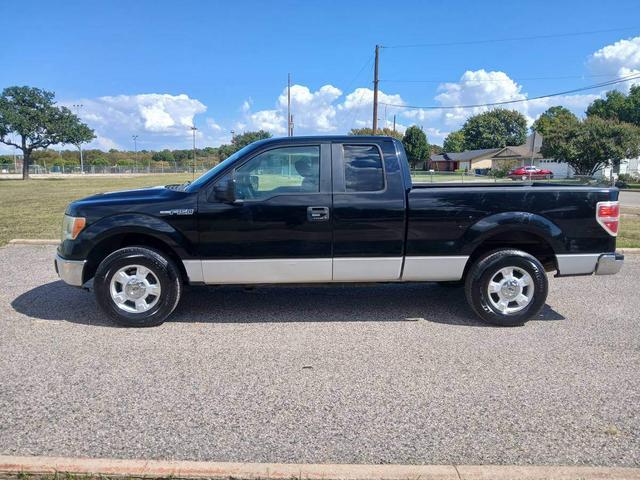 Photo of 2009 black Ford F-150