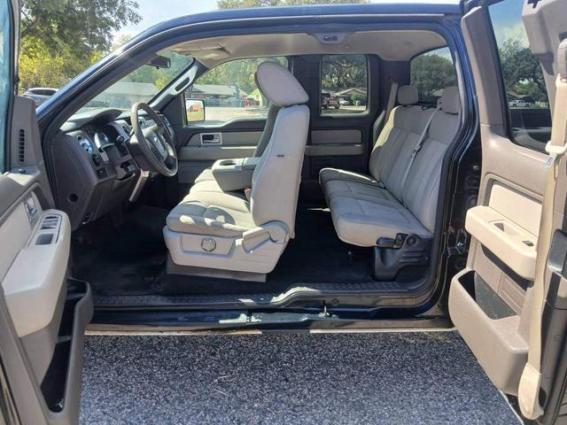 Photo of 2009 black Ford F-150