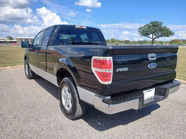 Photo of 2009 black Ford F-150