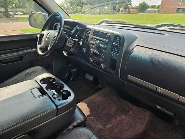 Photo of 2013 silver GMC Sierra 1500