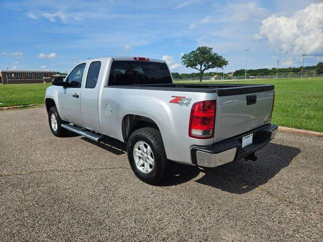 Photo of 2013 silver GMC Sierra 1500