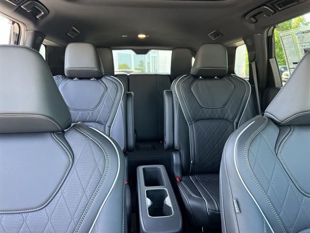 Photo of 2025 Mineral Black INFINITI QX60