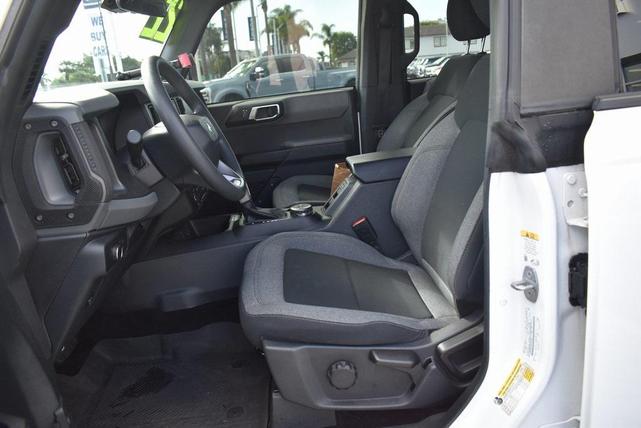 Photo of 2022 OXFORD WHITE Ford Bronco