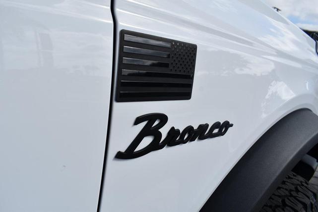 Photo of 2022 OXFORD WHITE Ford Bronco