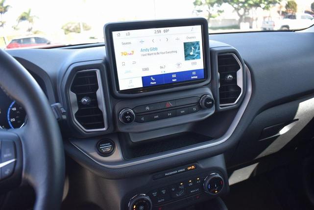 Photo of 2022 OXFORD WHITE Ford Bronco Sport
