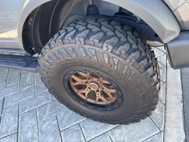 Photo of 2022 CARBONIZED GRAY METALLIC Ford Bronco