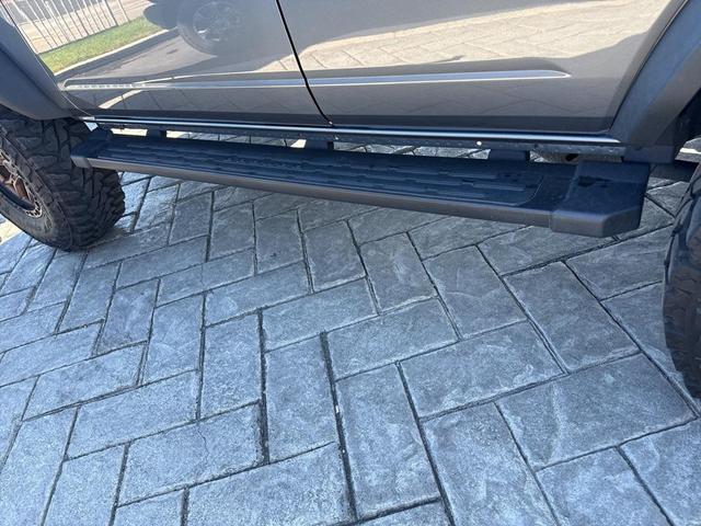 Photo of 2022 CARBONIZED GRAY METALLIC Ford Bronco