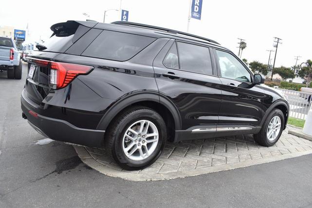 Photo of 2025 AGATE BLACK METALLIC Ford Explorer