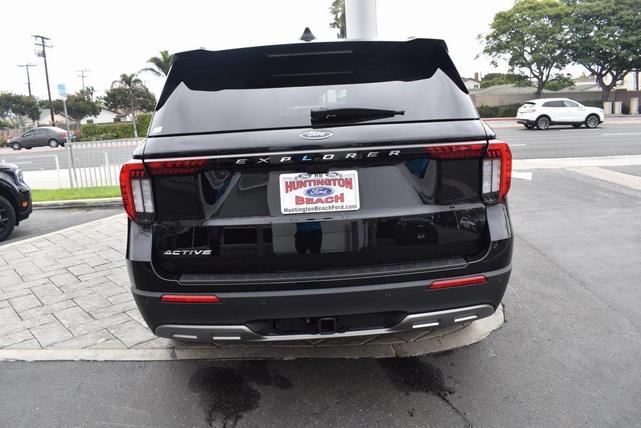 Photo of 2025 AGATE BLACK METALLIC Ford Explorer