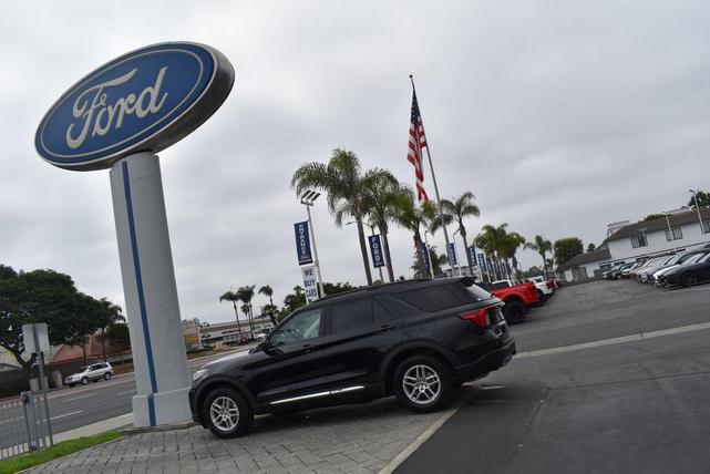Photo of 2025 AGATE BLACK METALLIC Ford Explorer