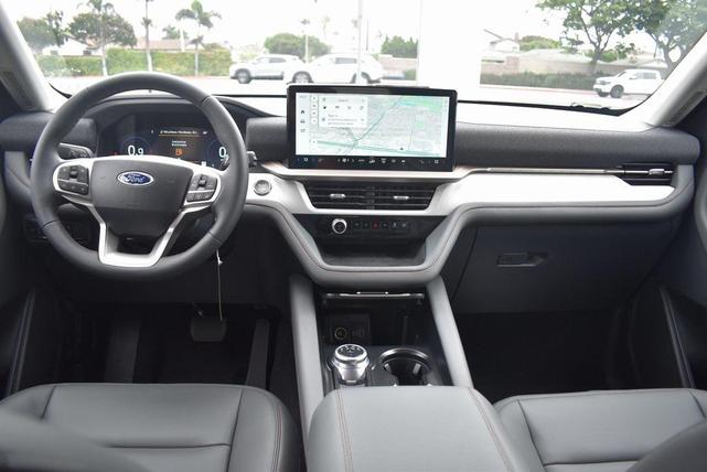 Photo of 2025 AGATE BLACK METALLIC Ford Explorer