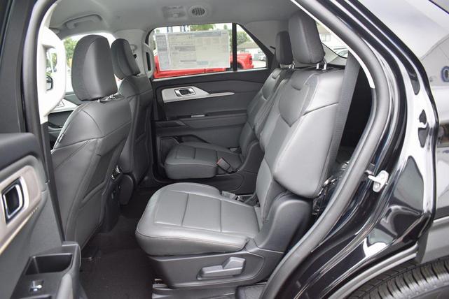 Photo of 2025 AGATE BLACK METALLIC Ford Explorer