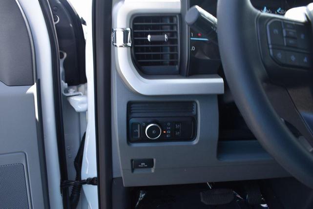 Photo of 2025 OXFORD WHITE Ford F-250