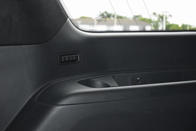 Photo of 2024 CHROMA CAVIAR DARK GRAY MET CC Lincoln Navigator
