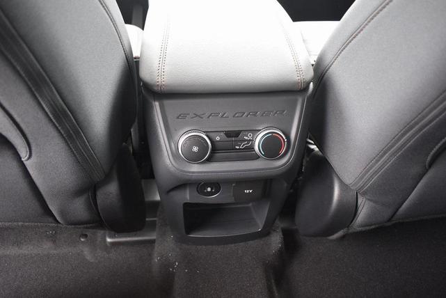 Photo of 2025 CARBONIZED GRAY METALLIC Ford Explorer