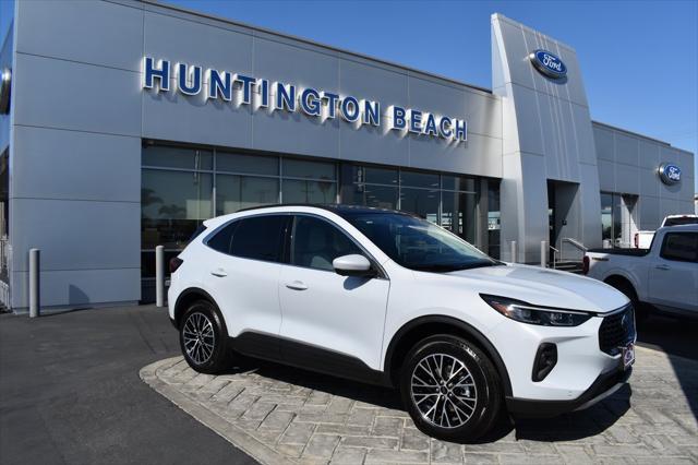 Photo of 2025 Space Silver Metallic Ford Escape PHEV
