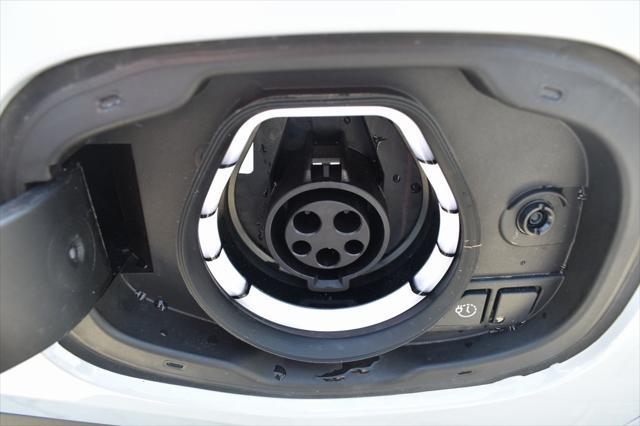Photo of 2025 Space Silver Metallic Ford Escape PHEV