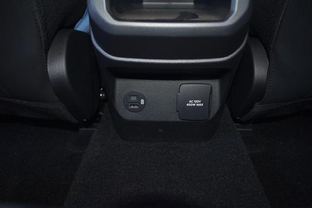 Photo of 2025 SHELTER GREEN METALLIC Ford Ranger