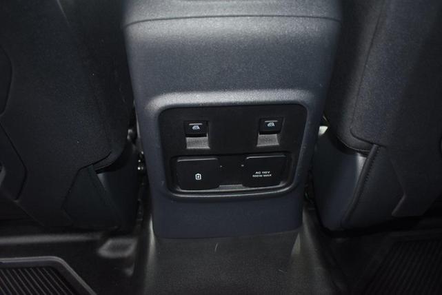 Photo of 2024 OXFORD WHITE Ford Bronco