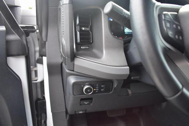 Photo of 2024 OXFORD WHITE Ford Bronco