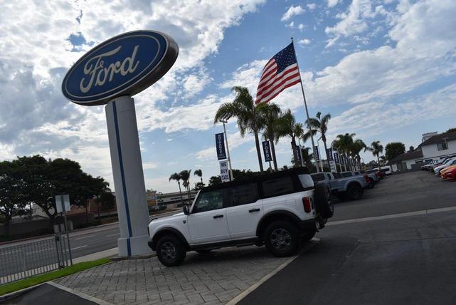 Photo of 2024 OXFORD WHITE Ford Bronco