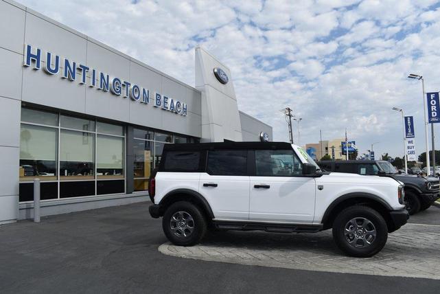Photo of 2024 OXFORD WHITE Ford Bronco