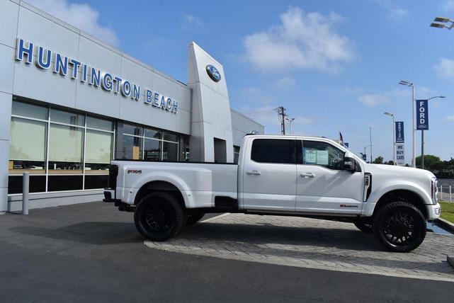 Photo of 2025 STAR WHITE Ford F-450