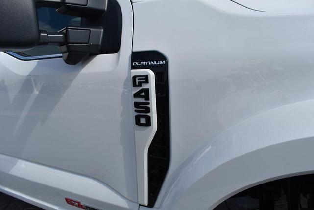 Photo of 2025 STAR WHITE Ford F-450