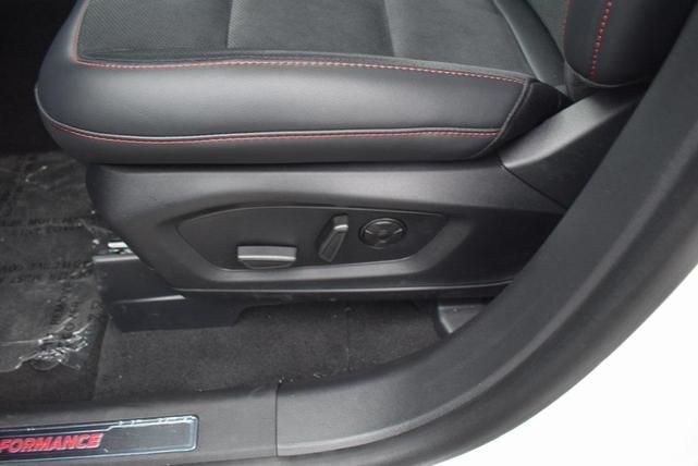 Photo of 2025 Star White Metallic Tri-Coat Ford Explorer
