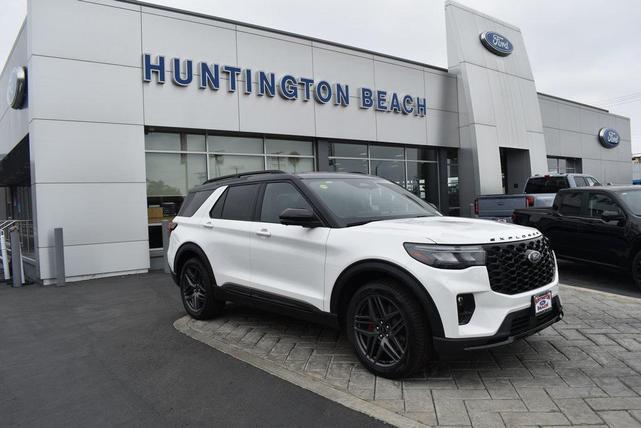 Photo of 2025 Star White Metallic Tri-Coat Ford Explorer