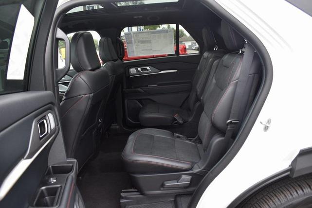 Photo of 2025 Star White Metallic Tri-Coat Ford Explorer