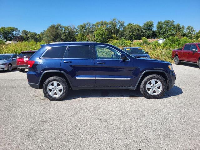 Photo of 2013 True Blue Pearlcoat Jeep Grand Cherokee