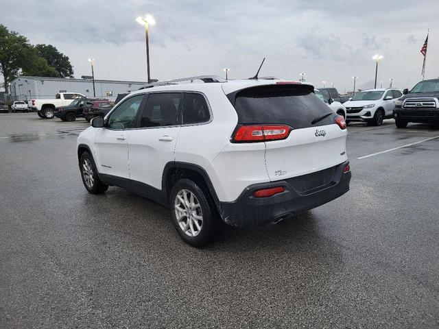 Photo of 2014 Bright White Clearcoat Jeep Cherokee