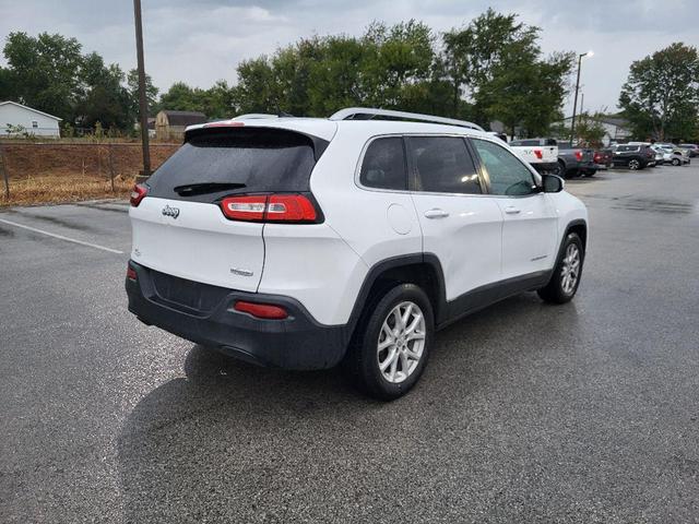 Photo of 2014 Bright White Clearcoat Jeep Cherokee
