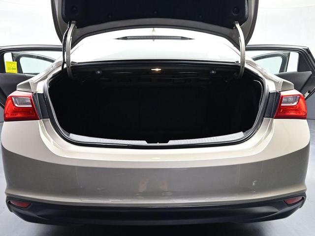 Photo of 2023 Mineral Gray Metallic Chevrolet Malibu
